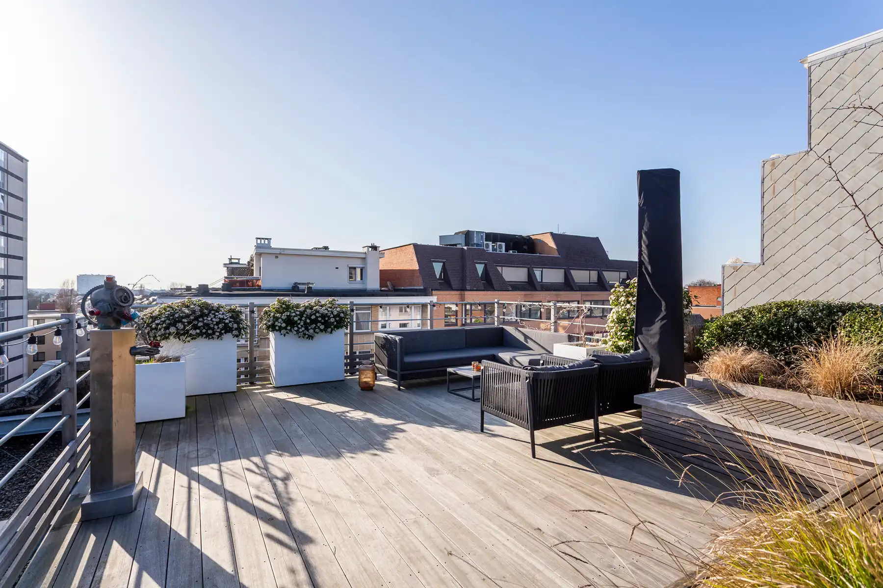 Karaktervolle penthouse met rooftopterras op toplocatie! foto 2