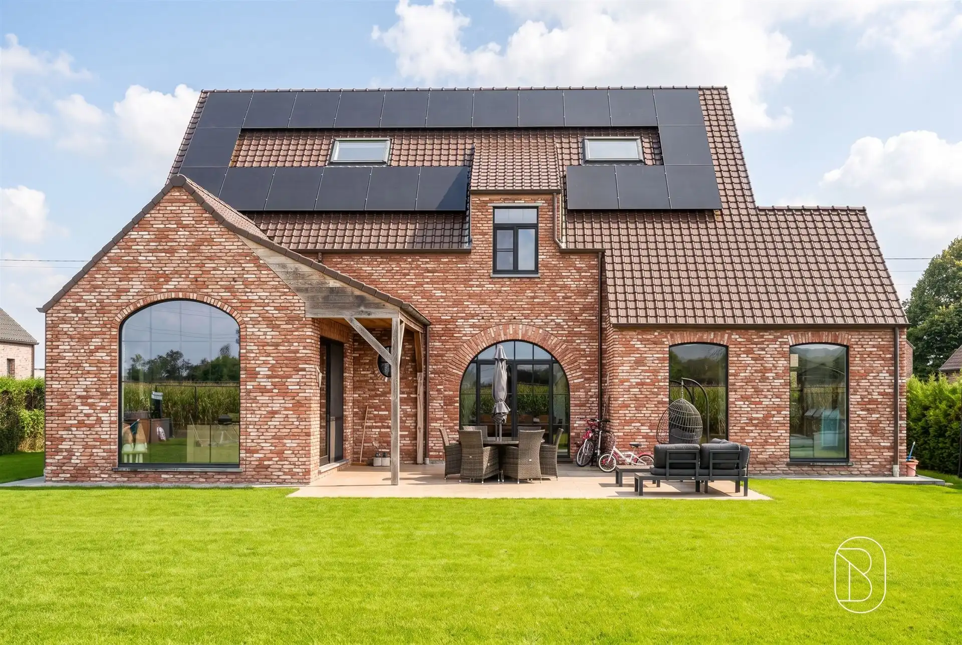 Recente pastorijwoning met 5 slk, lift en ruime tuin! foto 2