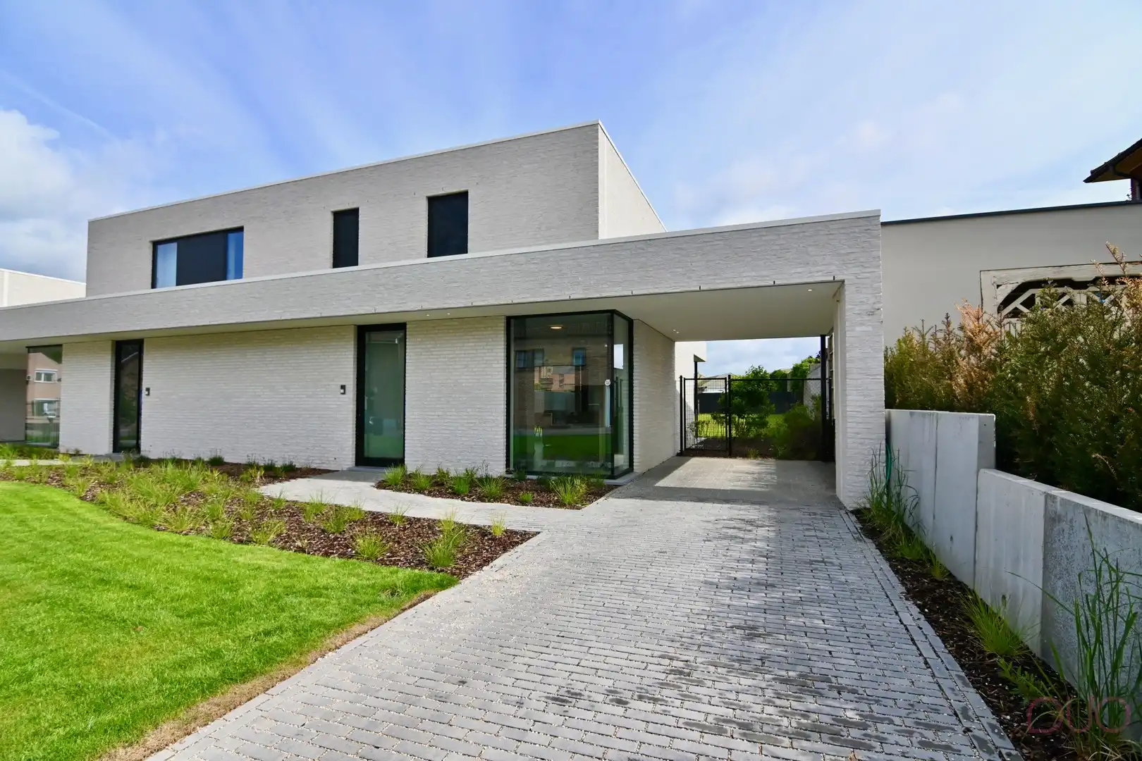 Moderne, stijlvolle nieuwbouwwoning in Wilderen inclusief diverse roerende goederen foto {{pictureIndex}}