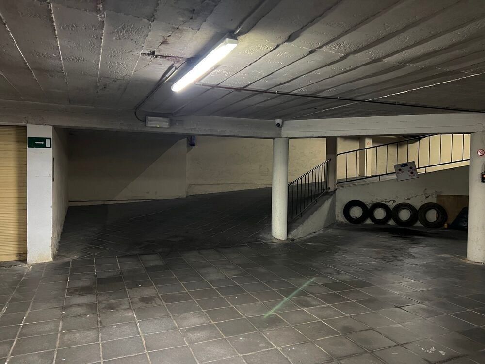 Afgesloten autobox, vlakbij Casinoplein foto 13