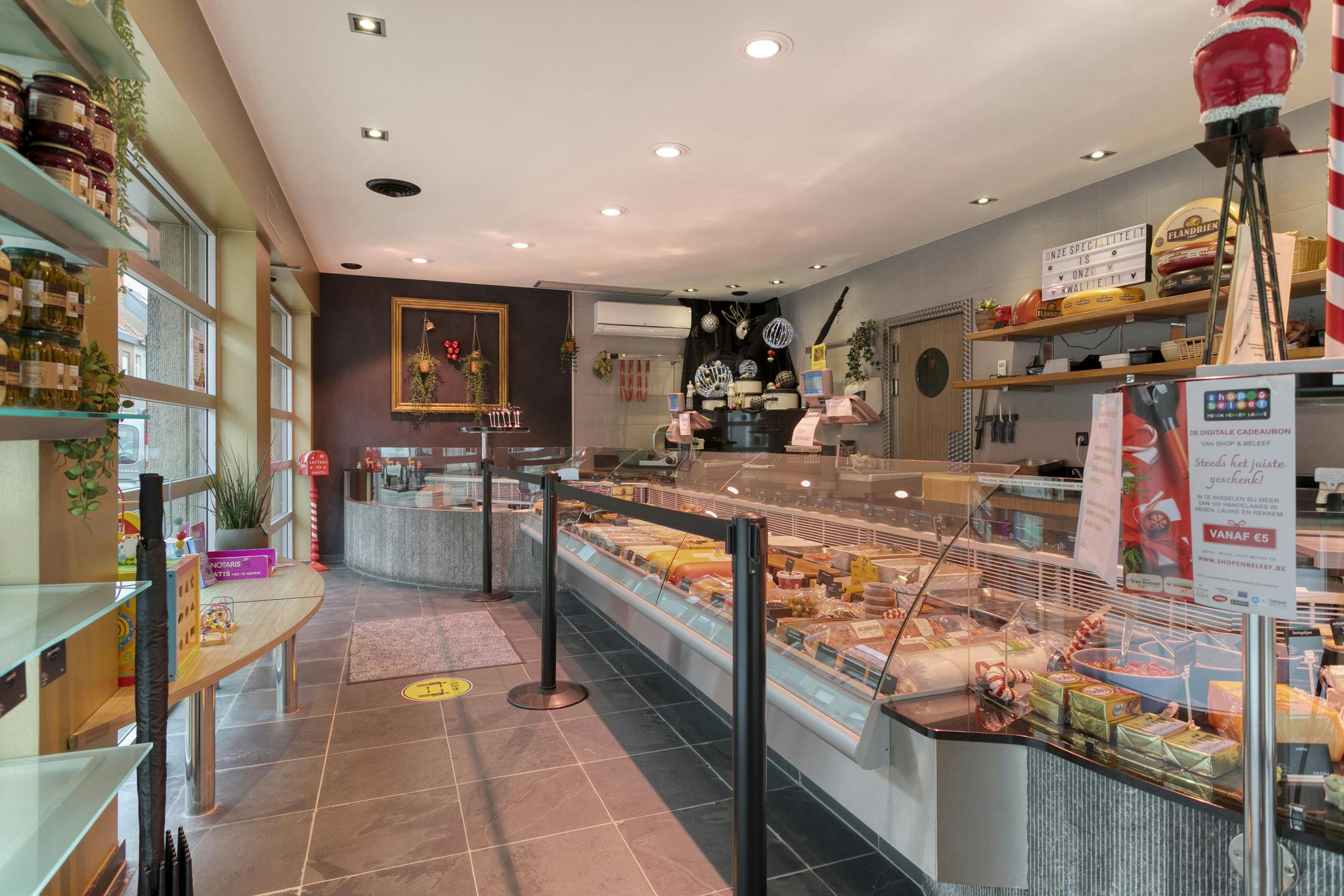 Handelspand met woonst te koop in centrum Menen foto 3