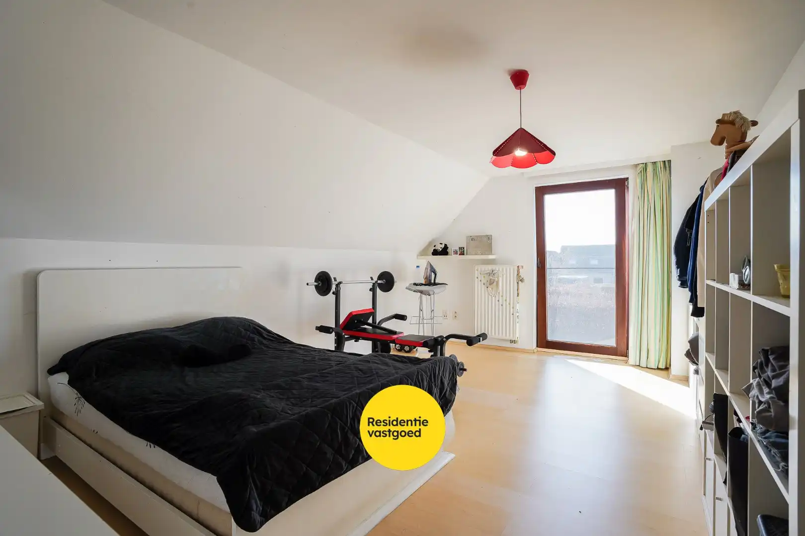 Ruime gezinswoning in doodlopende straat foto 20