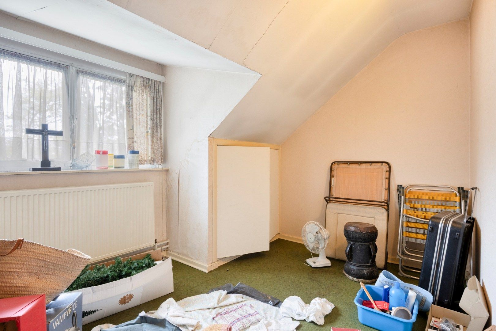 Ruime karaktervolle woning met 5 slaapkamers op een zonnig perceel van 12 are !  foto 14