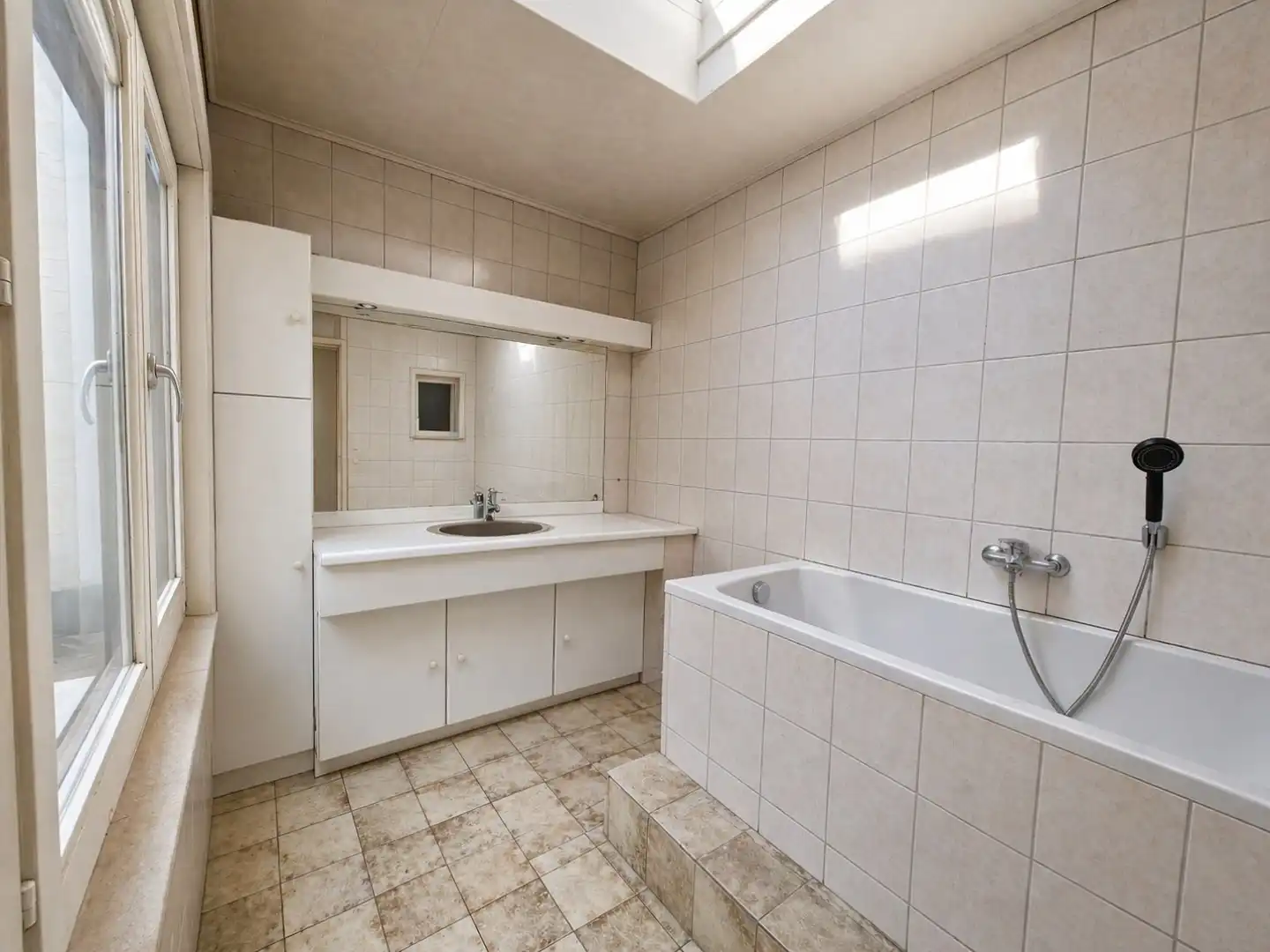 Op te frissen rijwoning foto 4