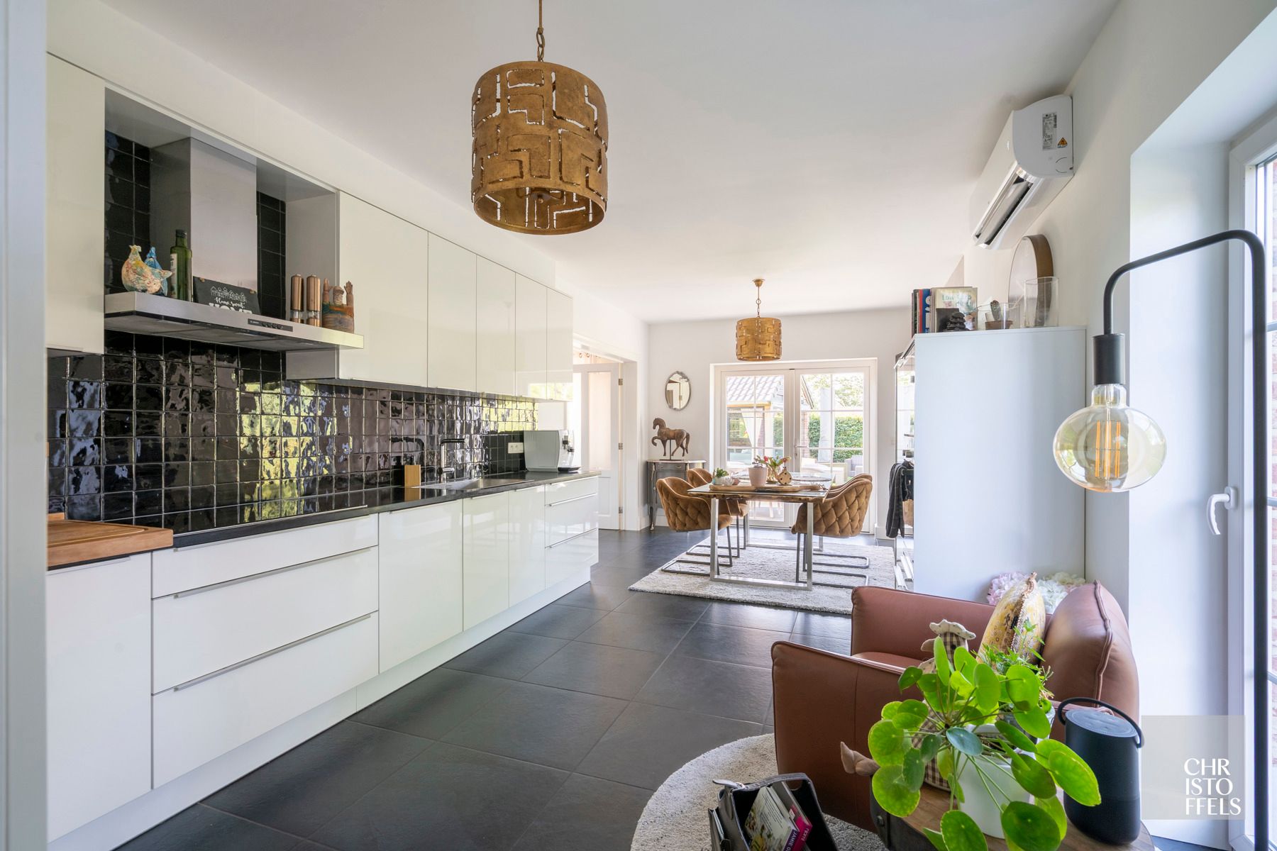 Energiezuinige, instapklare pastorijwoning met 4 slaapkamers in rustige buurt! foto 4