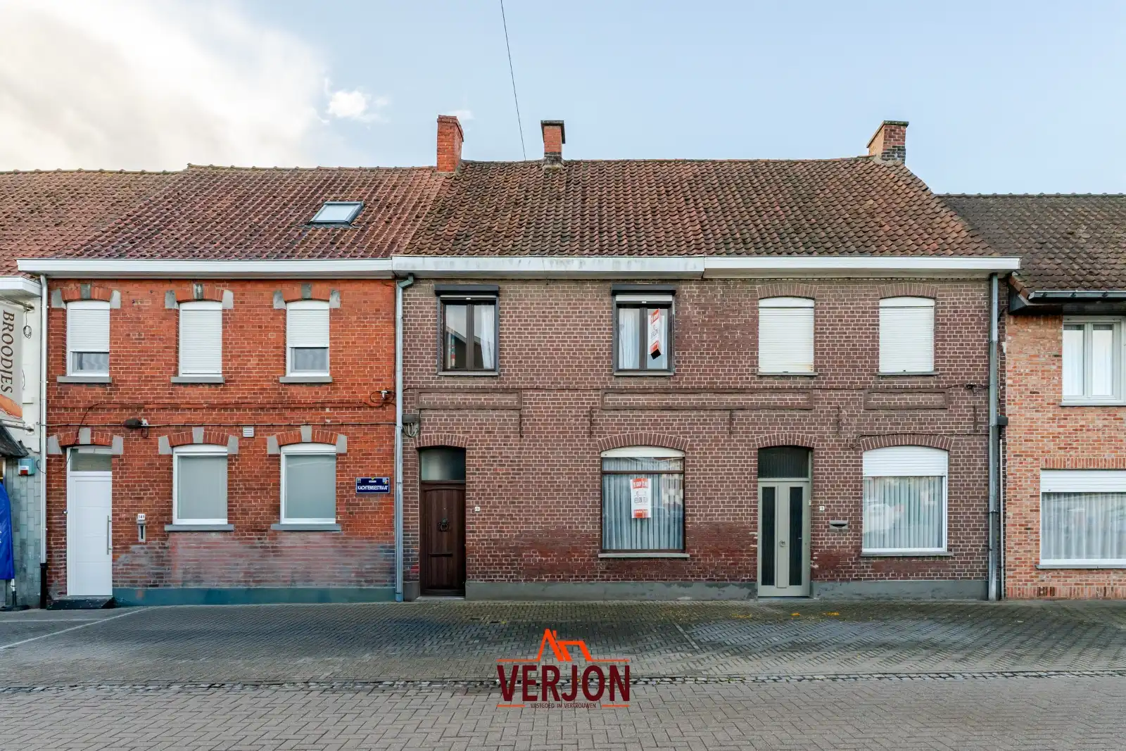 Charmante woning met ruime tuin te koop op het dorpsplein in Kachtem! foto 22