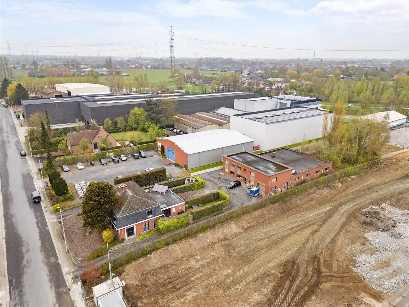 Commercieel gebouw foto {{pictureIndex}}