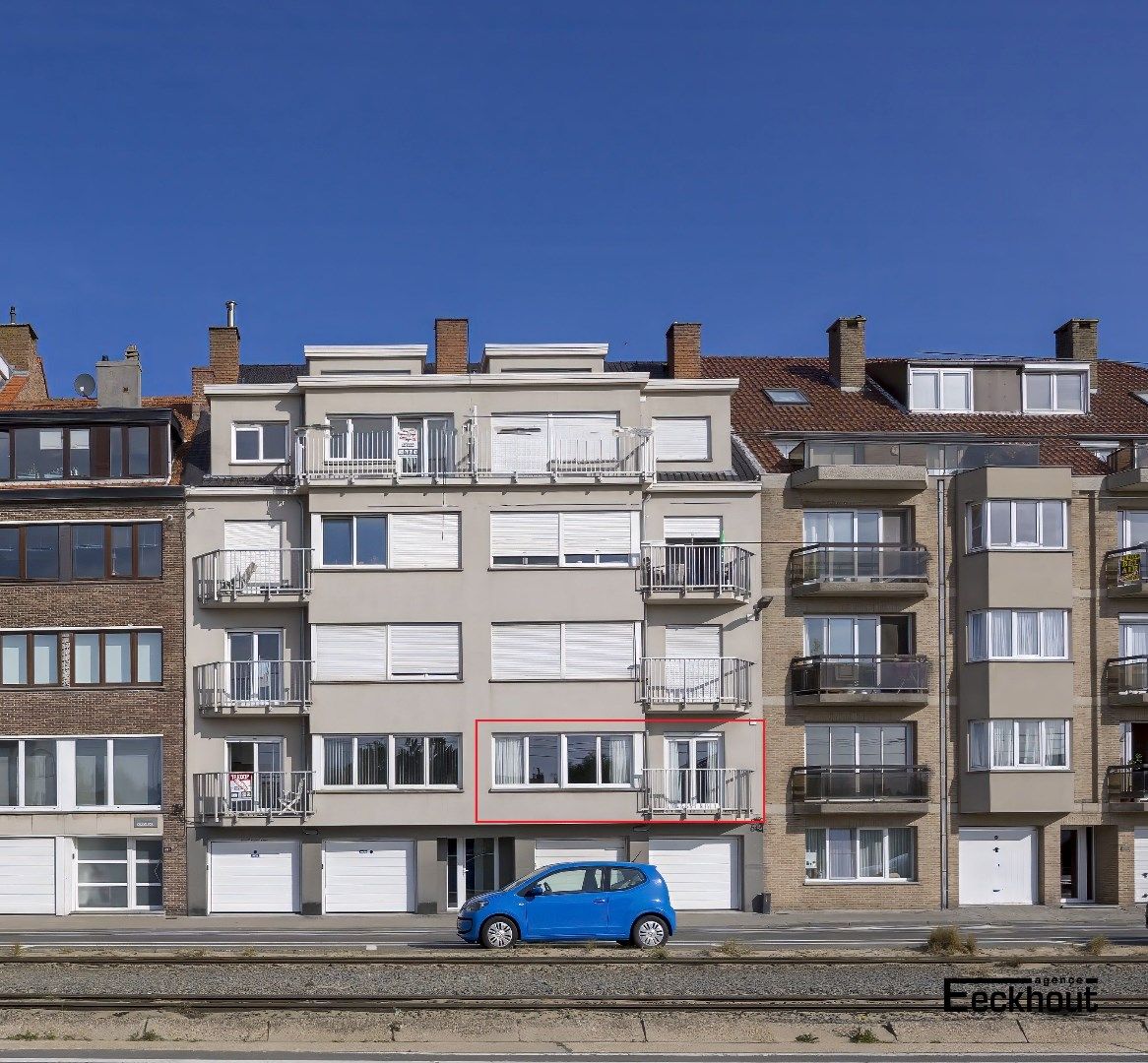 Instapklaar appartement met twee slaapkamers en terras op enkele passen van het strand! foto 13