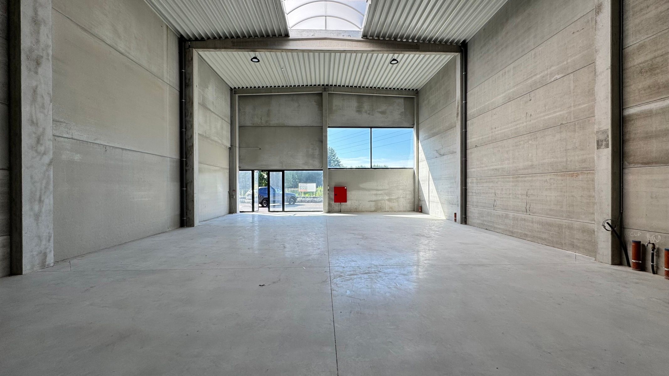 KMO-unit van 216 m² en 3 parkeerplaatsen foto 4