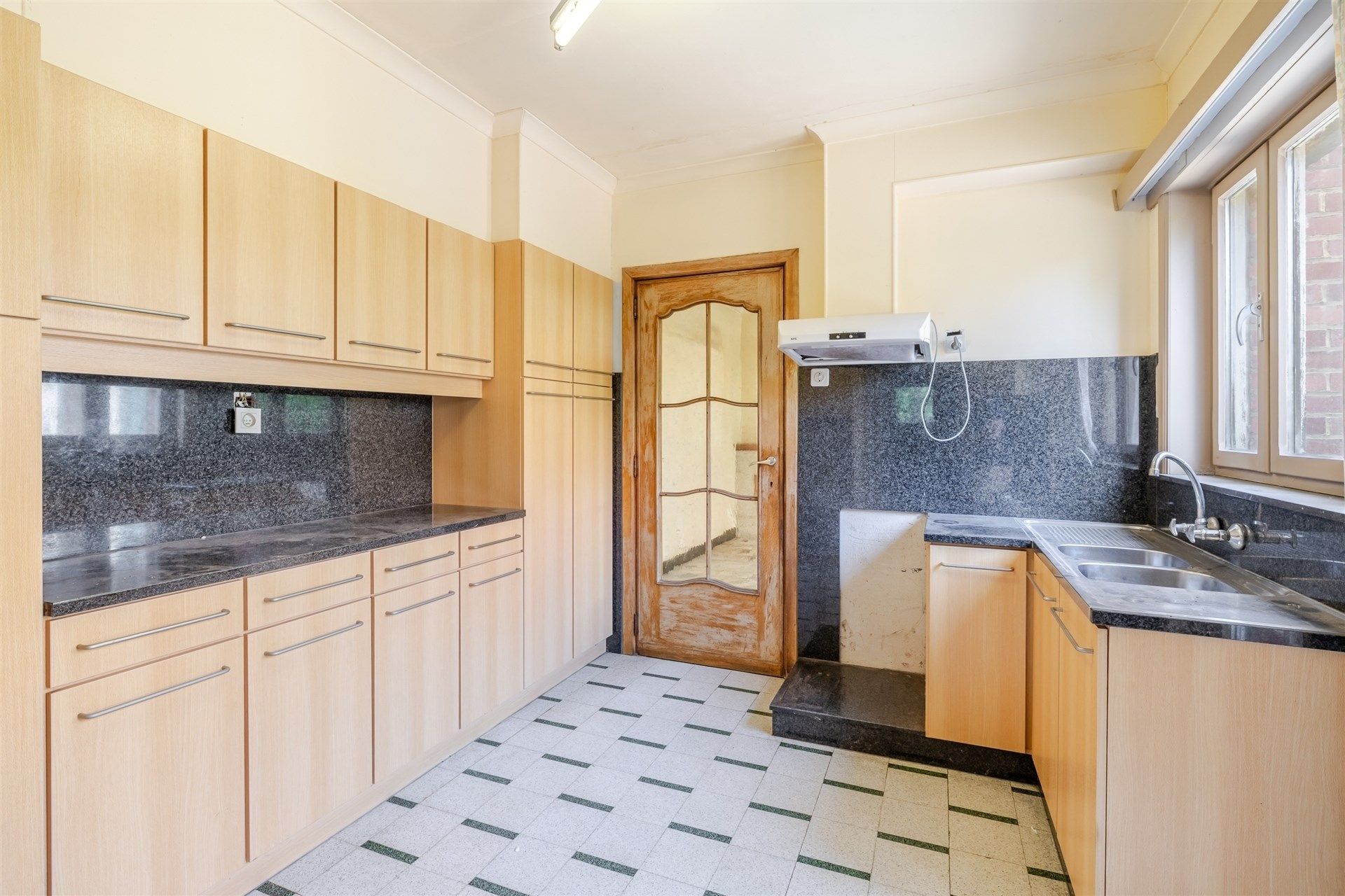 Halfopen renovatiewoning met  verdere mogelijkheden in centrum Wetteren foto 11