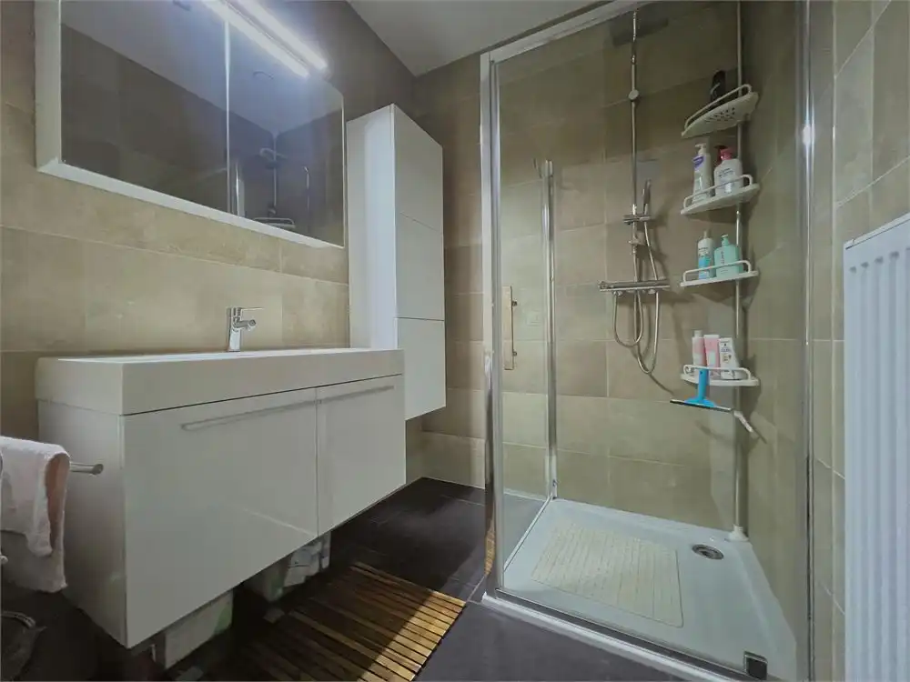 Prachtige woongelegenheid (2 slpks) + groot terras/tuin foto 9