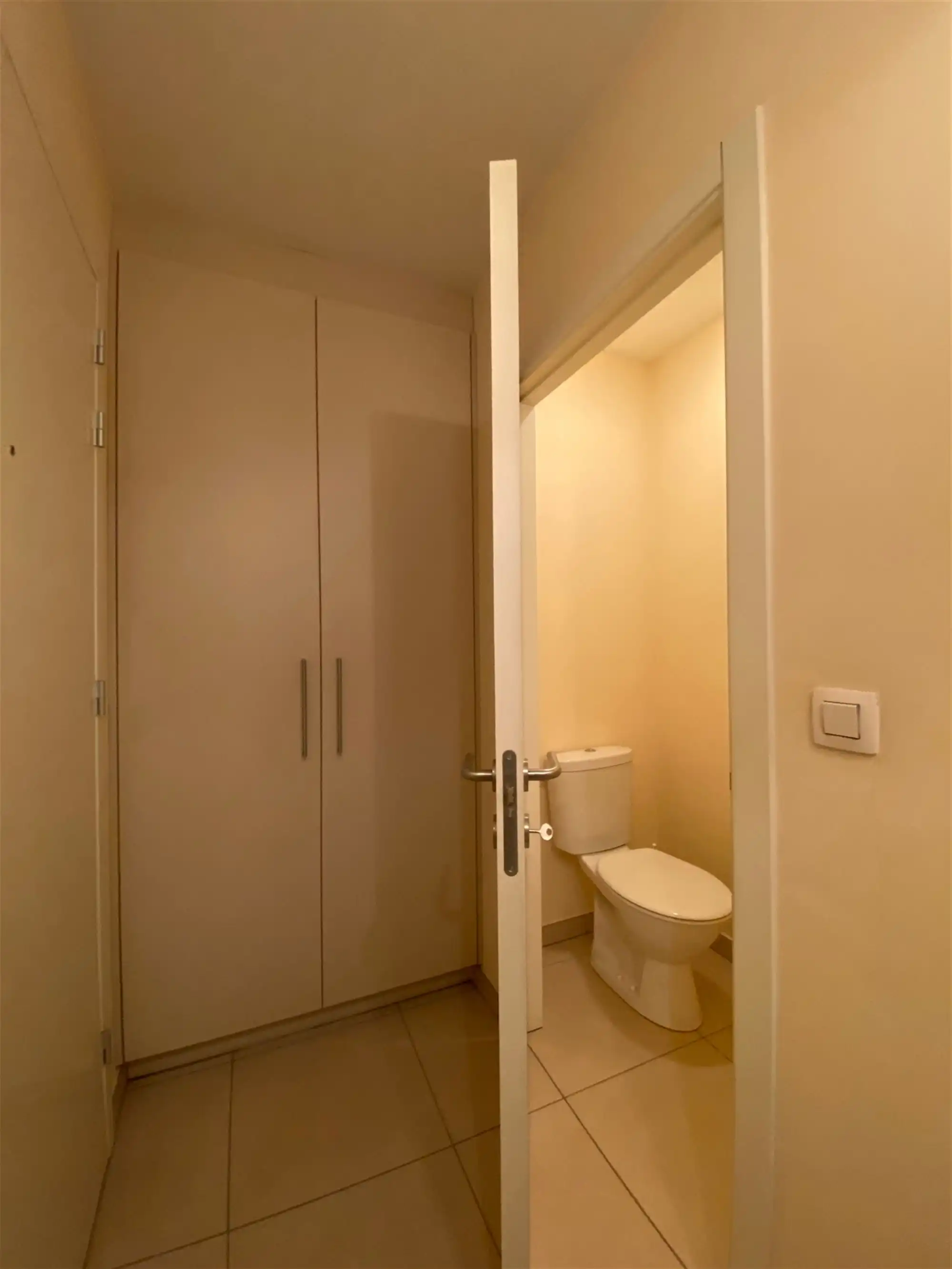 Ruim gelijkvloers appartement met twee slaapkamers, berging en ondergrondse autostaanplaats foto 9