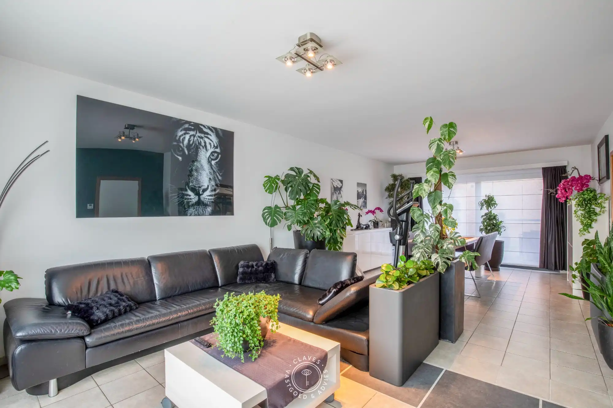 Instapklare gezinswoning met 3 slaapkamers, garage en verrassend ruime tuin in Sint-Niklaas foto 6