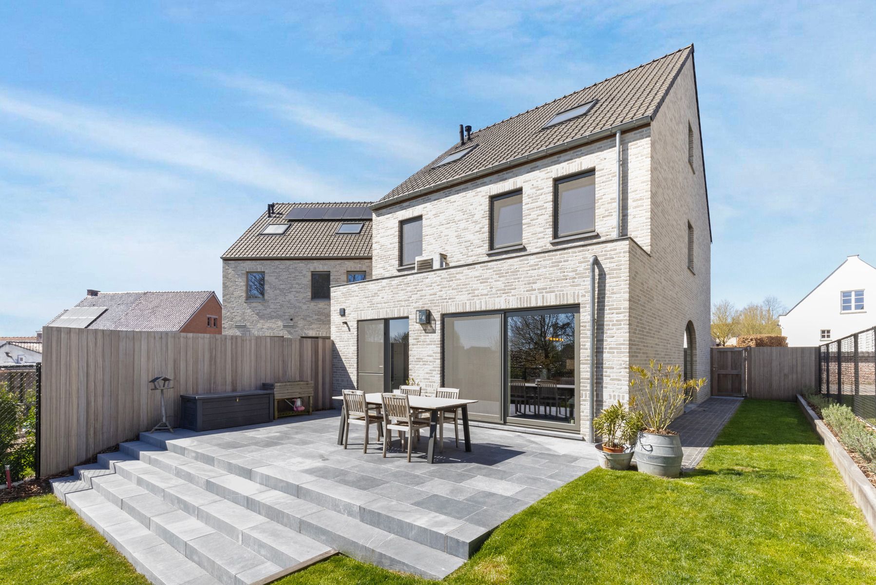 Stijlvol en energiezuinig wonen in hartje Dikkelvenne! foto 24