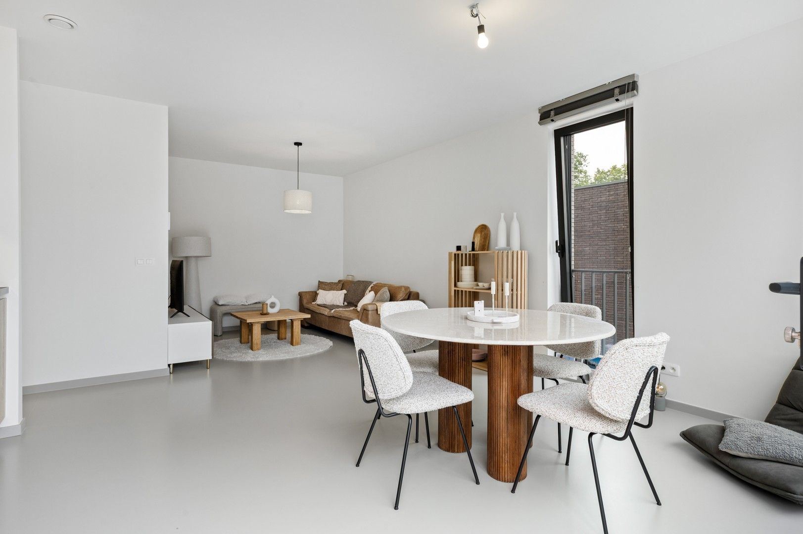 Ruim, nieuwbouw appartement met 2 splk en heerlijk terras foto 7