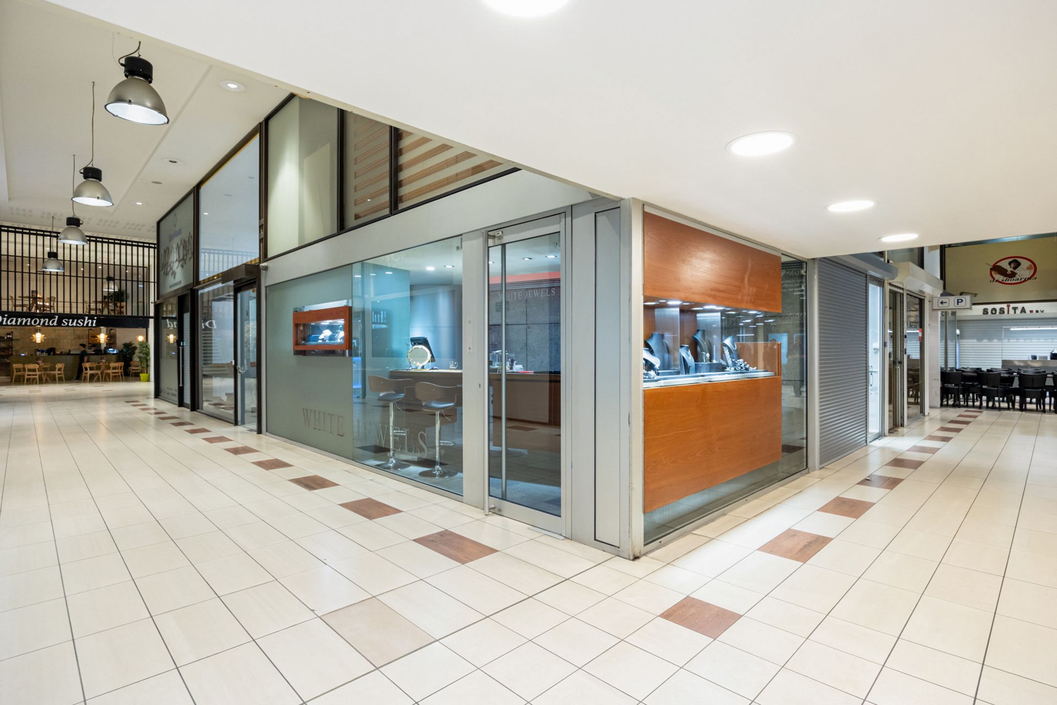 Top gelegen hoekpand in de Empire Center Diamantwijk foto {{pictureIndex}}