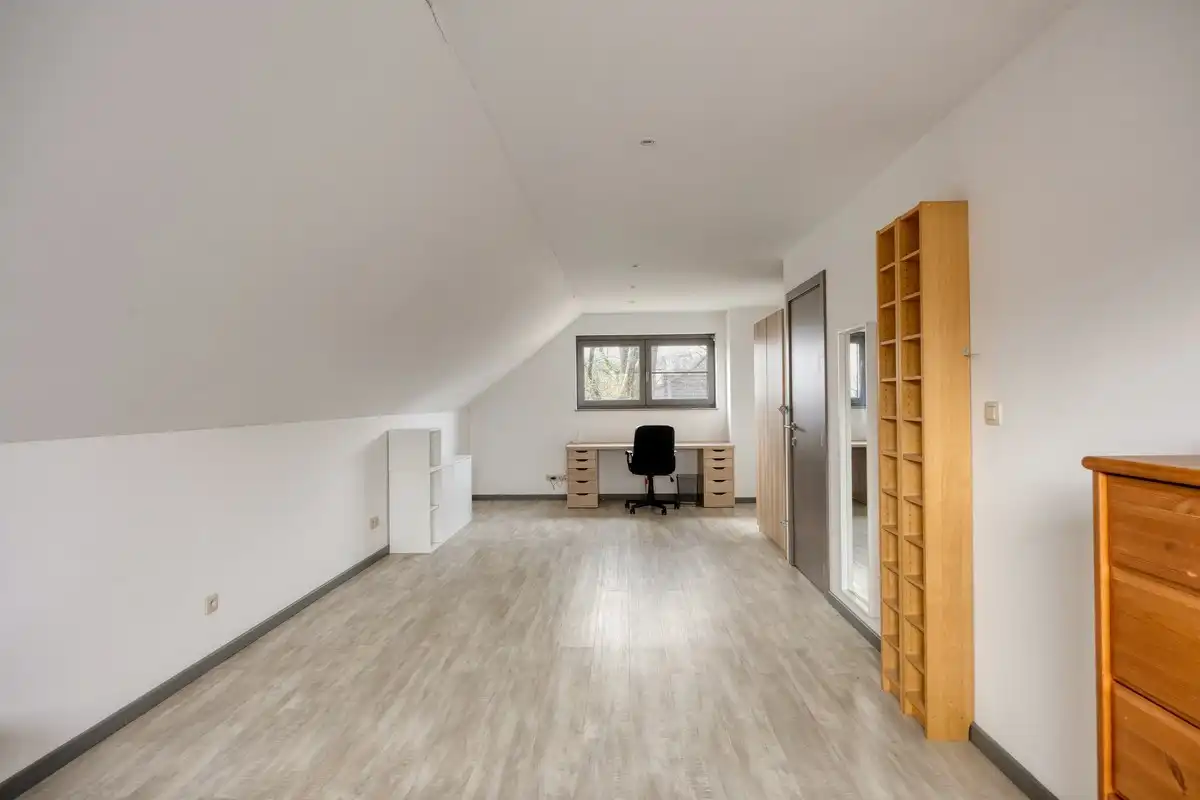 Ruime gerenoveerde villa met 5 slaapkamers en 2 badkamers, tuin en garage in Kessel-Lo, EPC-waarde 285 kWh/m²  foto 24