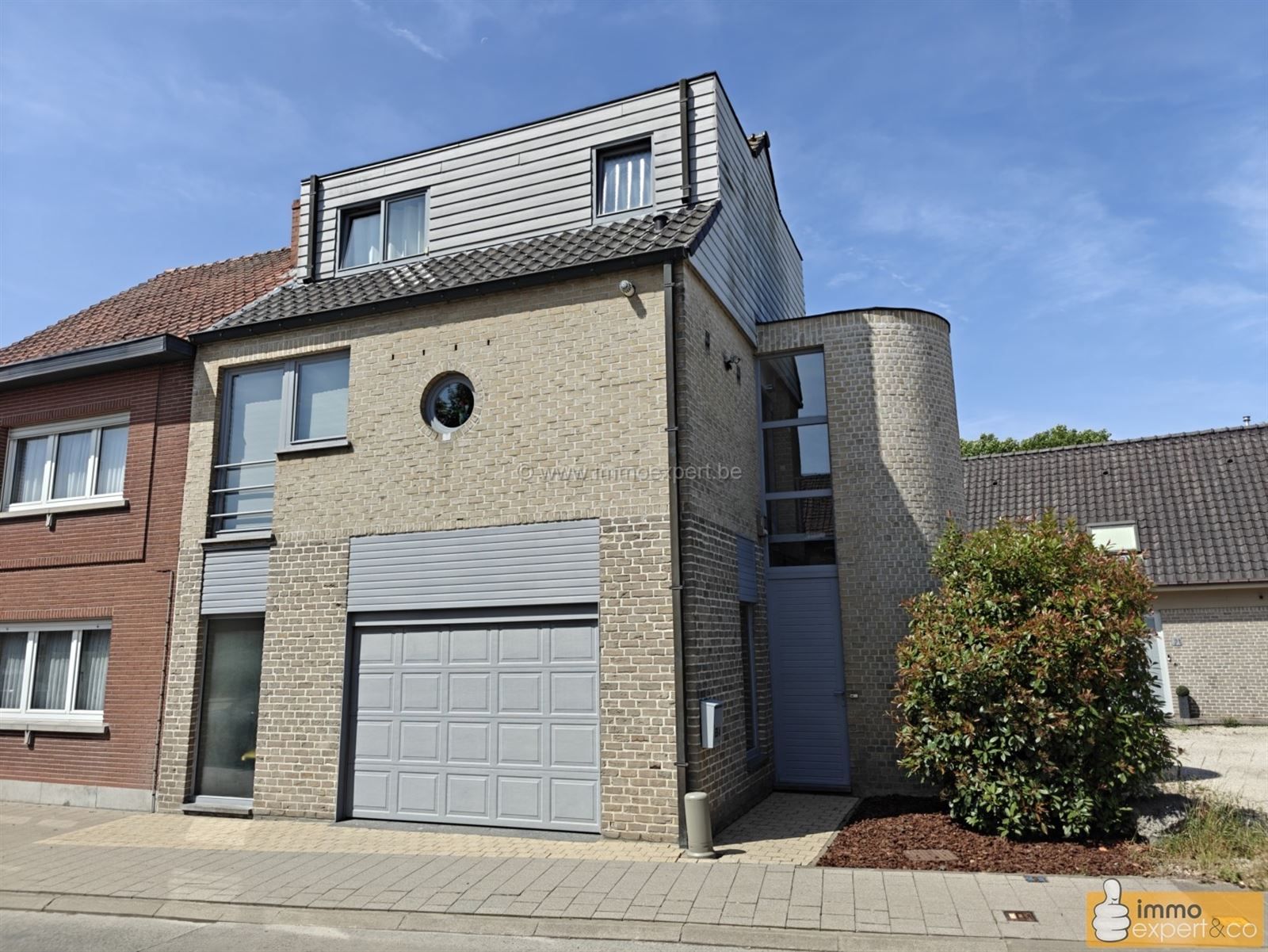 Hoofdfoto van de publicatie: TERNAT: Halfopen bebouwing met dubbele garage