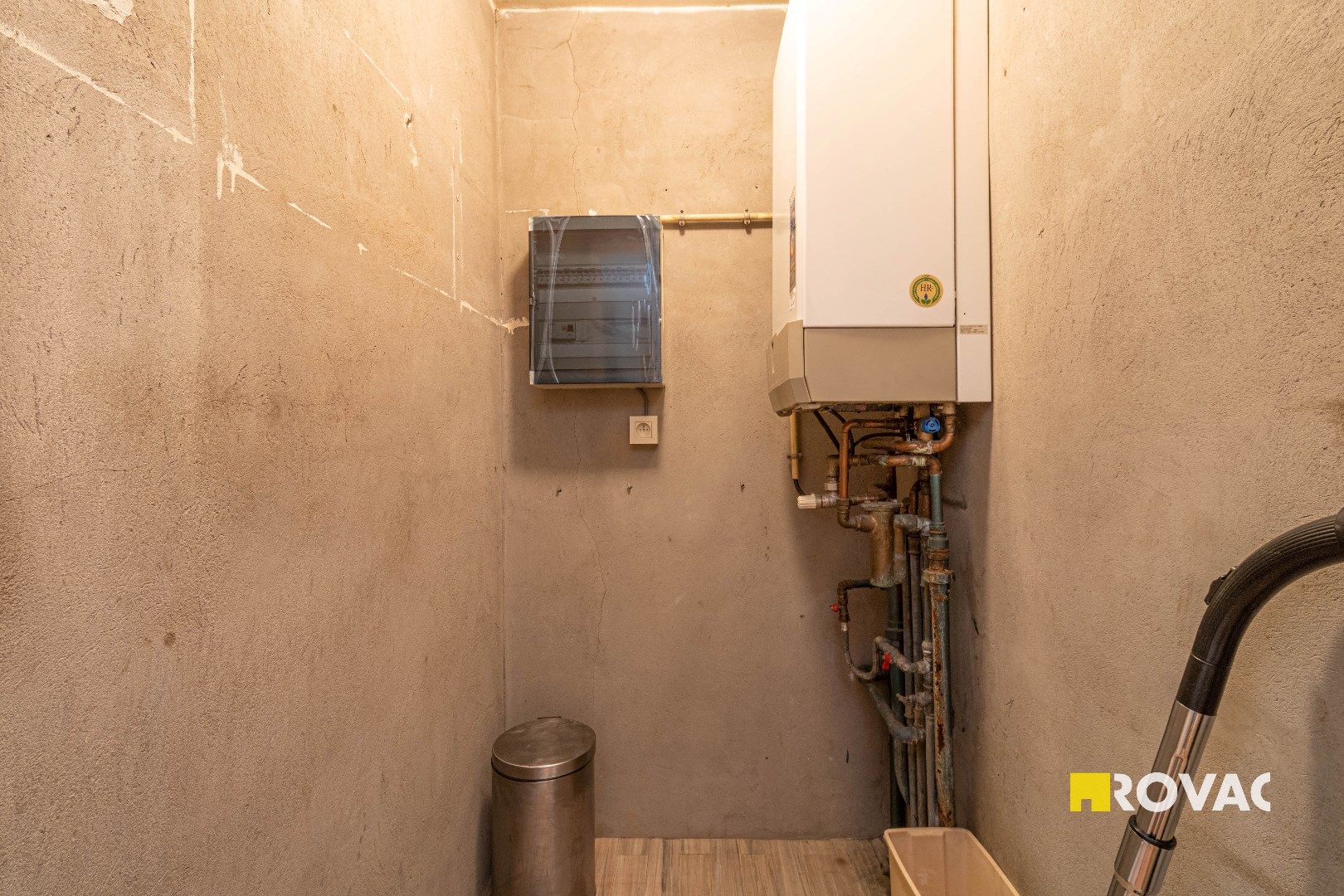 Zeer verzorgd en centraal gelegen appartement op 1ste verdieping met bijhorende autostandplaats foto 13