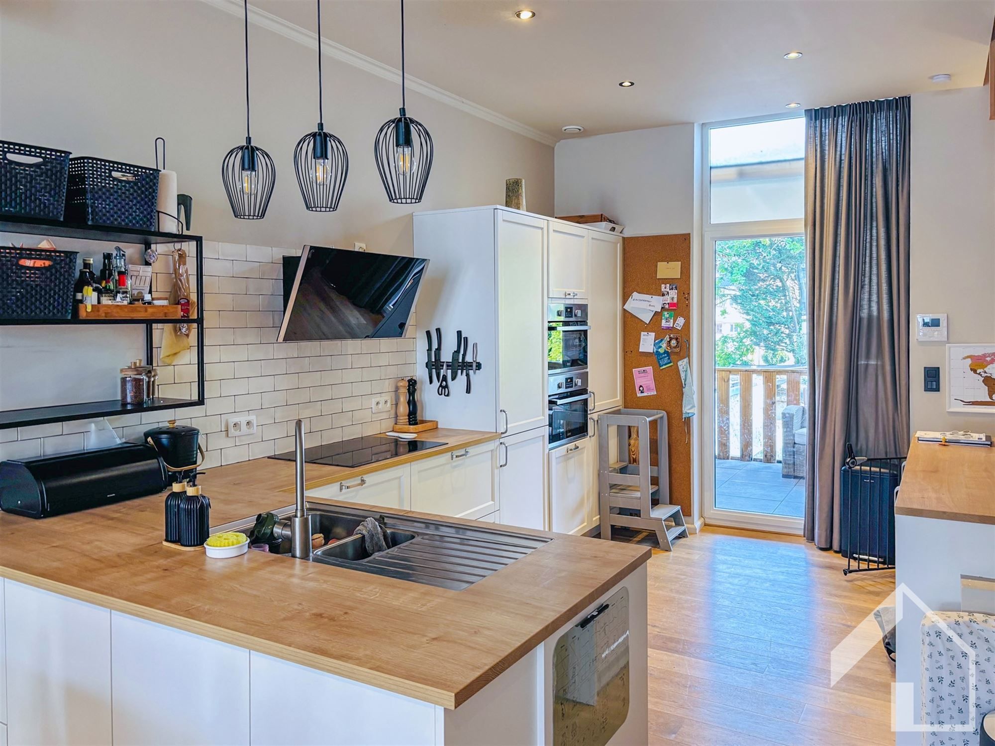 Instapklare woning met handelspand! foto 11