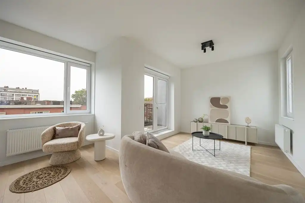 Stijlvol nieuwbouwappartement met terras foto 4