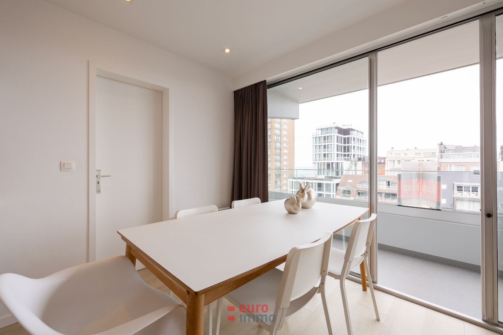 Prachtig gerenoveerd appartement in het hart van Nieuwpoort foto 6