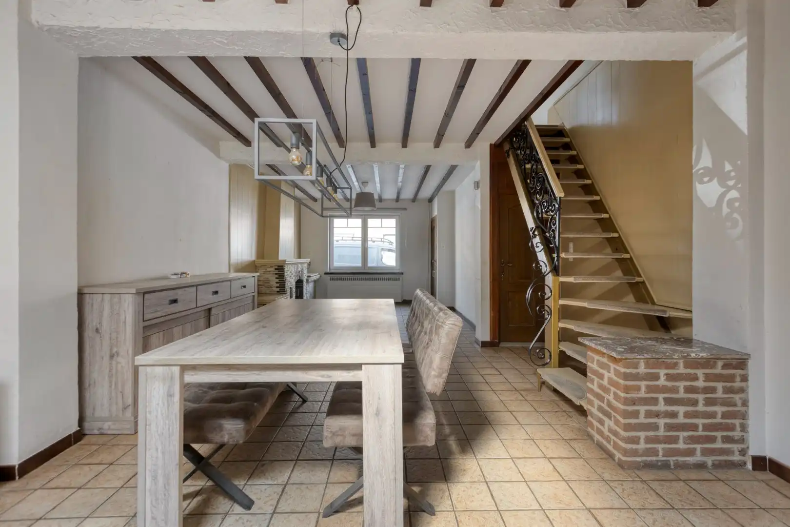 Gezellig ingerichte woning met hobbyruimte en tuin + toegang achterom foto 6