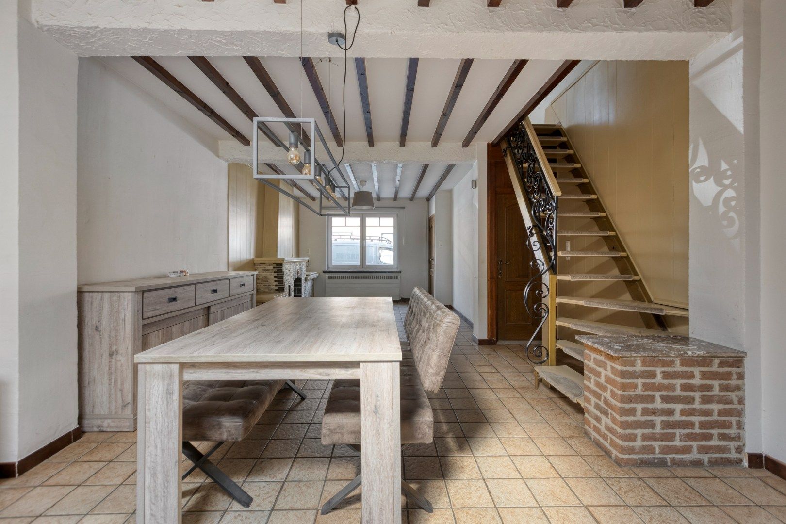 Gezellig ingerichte woning met hobbyruimte en tuin + toegang achterom foto 5