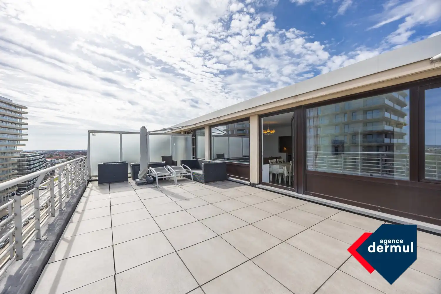 RESIDENTIE LOS ANGELES foto {{pictureIndex}}