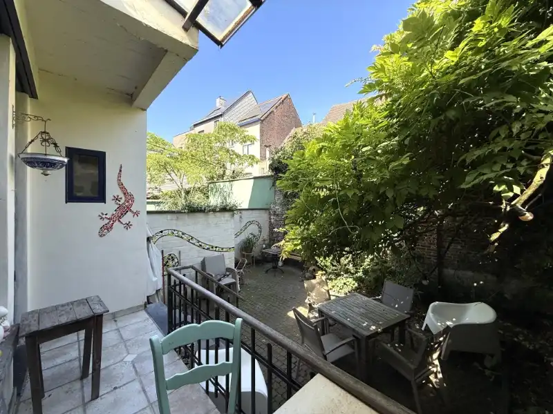 Karaktervolle burgerwoning met mooie elementen nabij de Visserij foto 10