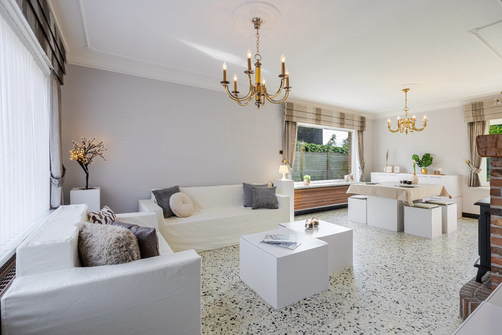 Goed onderhouden woning met ruime tuin in St-Joris. foto 2