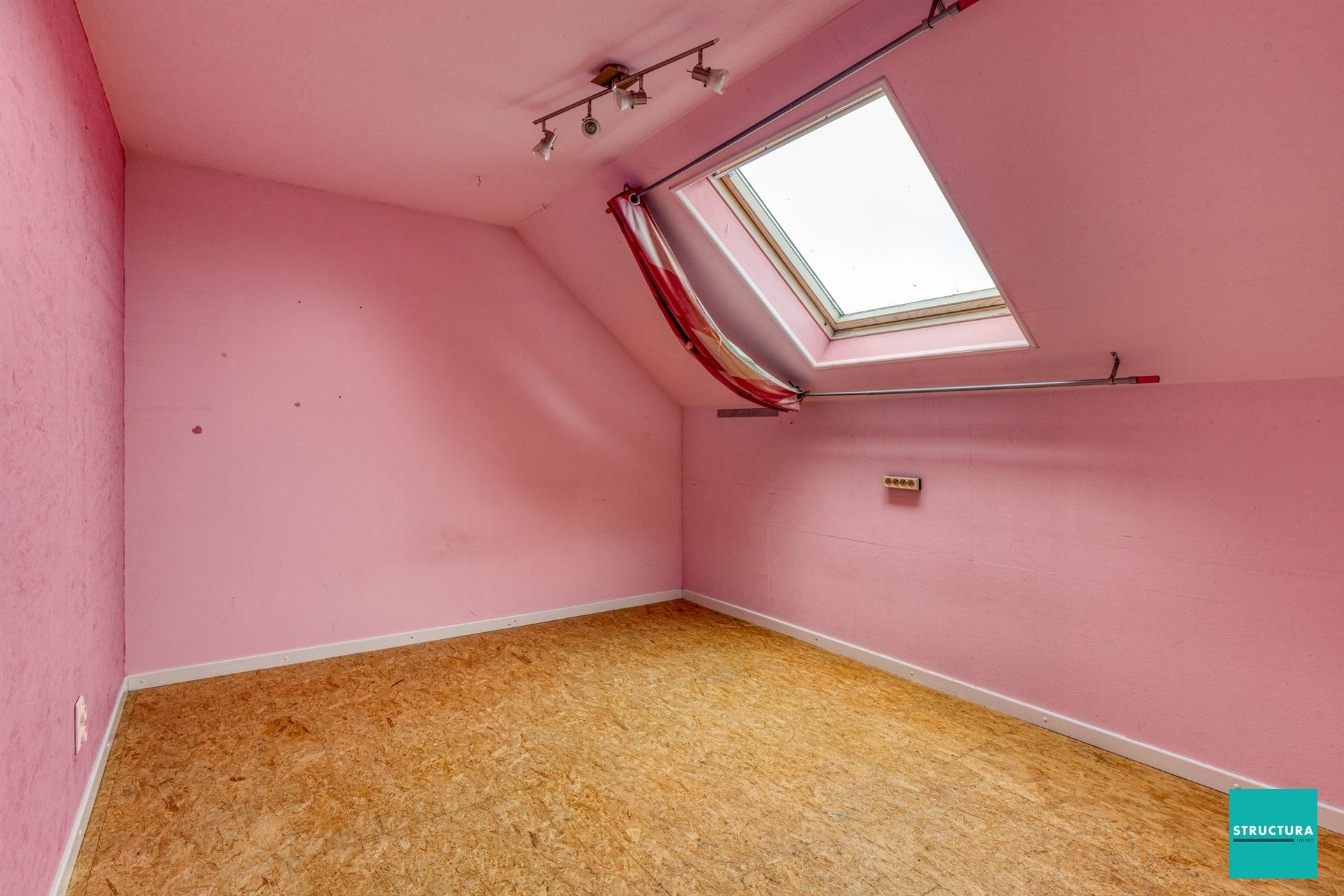 Woning in rustige straat nabij station en centrum foto 14