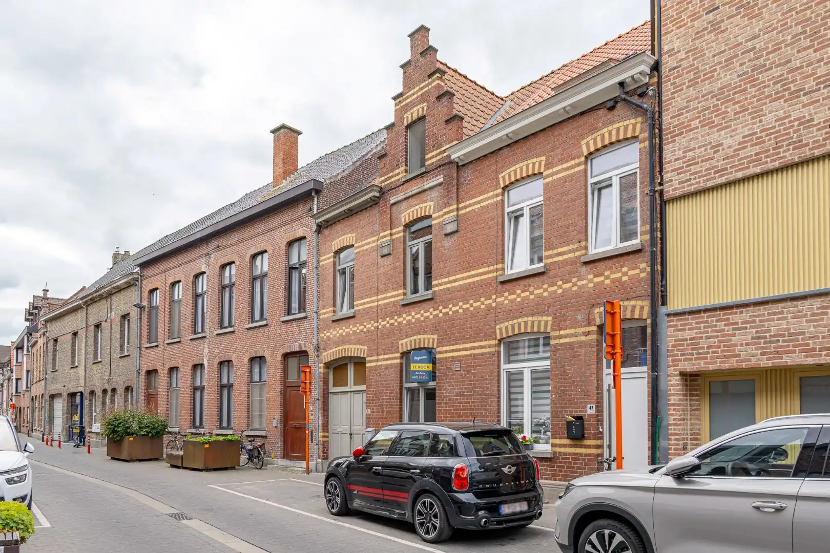 Instapklare karaktervolle woning met 4 slaapkamers en stadstuin in Roeselare foto 17