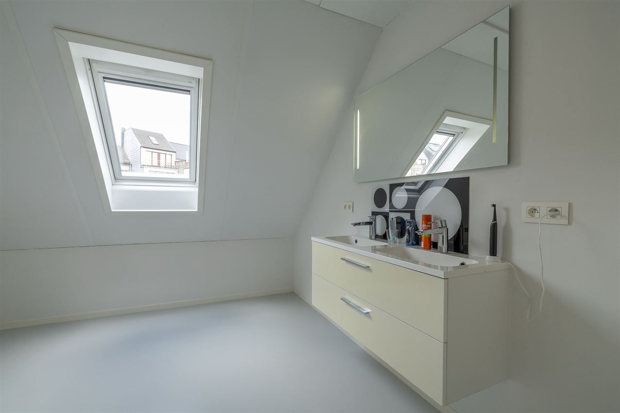 heel royaal, recent, nabij station, rustig, label A, garage foto 25
