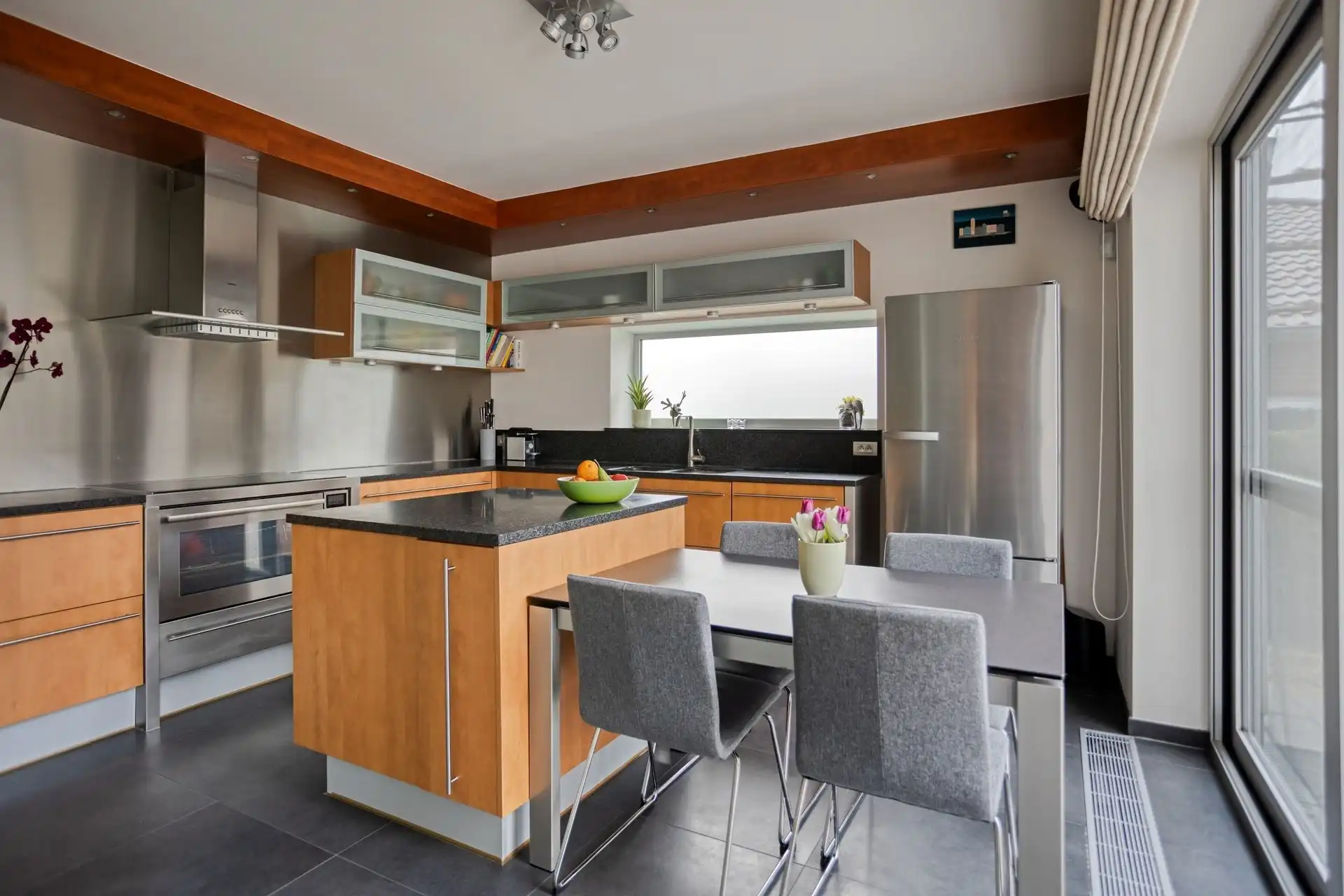 Lichtrijke, moderne villa in perfecte staat op rustige locatie foto 17