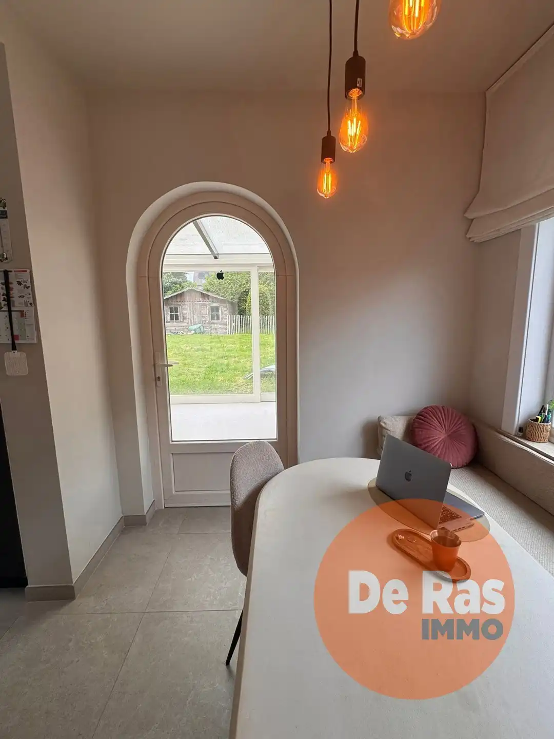 HERZELE- Gerenoveerde villa in een groen kader nabij centrum foto 13