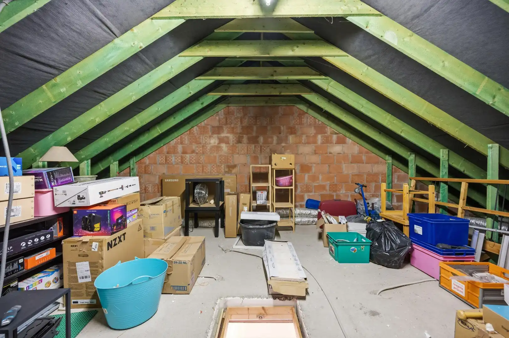 Mooie instapklare gezinswoning met moderne indeling en gezellige tuin foto 18