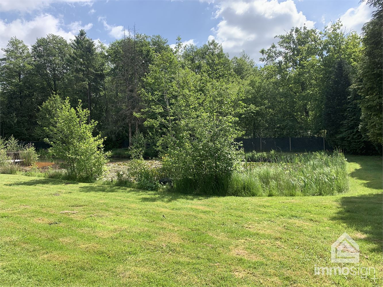 Idyllische parel voorzien van vijver gelegen te Oudsbergen foto 2