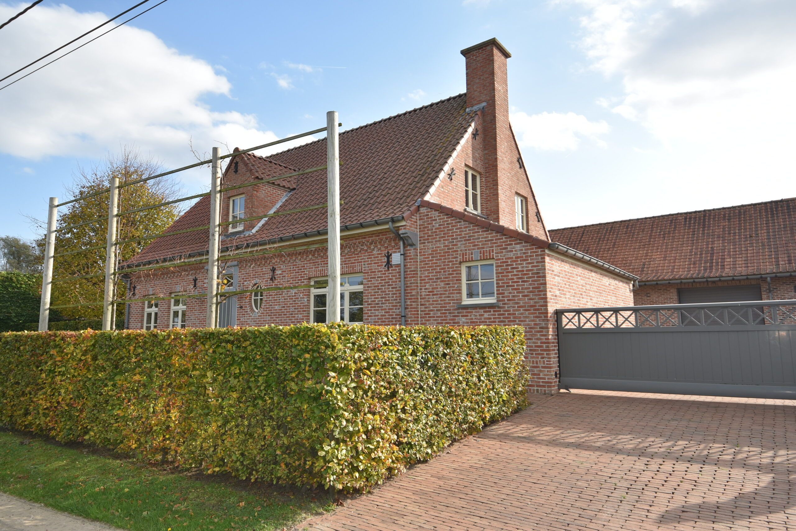 Landhuis met bijgebouw (kantoor+garage) in Moerbeke foto 3