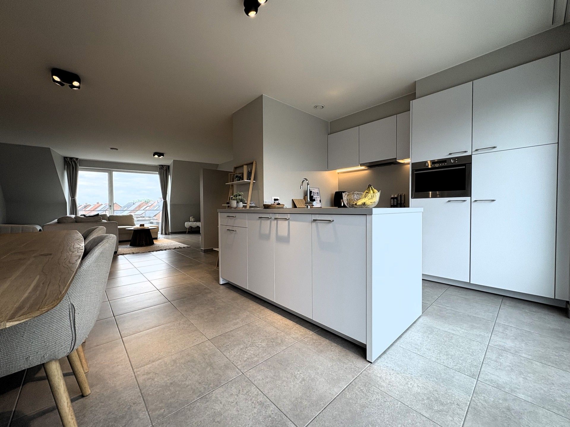 Schitterend onderhouden appartement met 2 slaapkamers foto 3