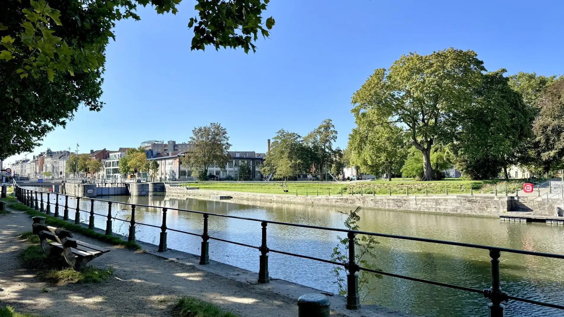 Kantoorruimte met zicht op de Leie te huur in Gent foto 12