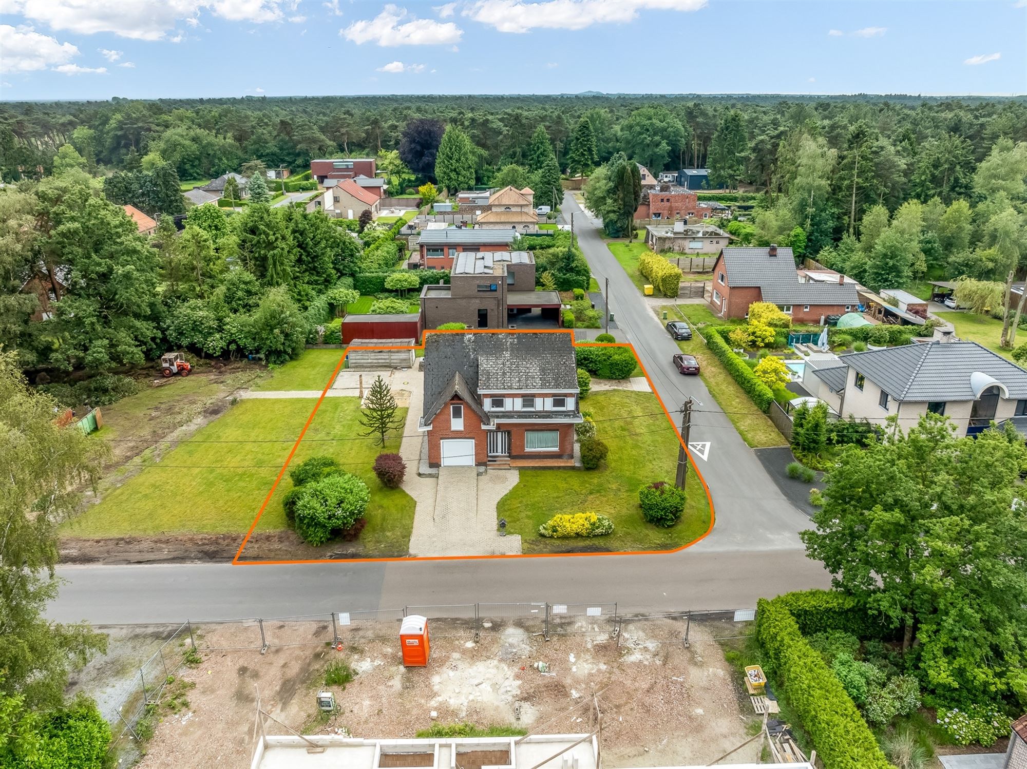 RUIME, PERFECT ONDERHOUDEN WONING MET ZUIDGERICHTE TUIN VLAKBIJ KEIHEUVEL foto 23