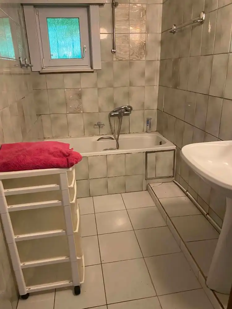 Charmante 3-gevelwoning met 2 slaapkamers, ruime zolder en tal van mogelijkheden foto 7