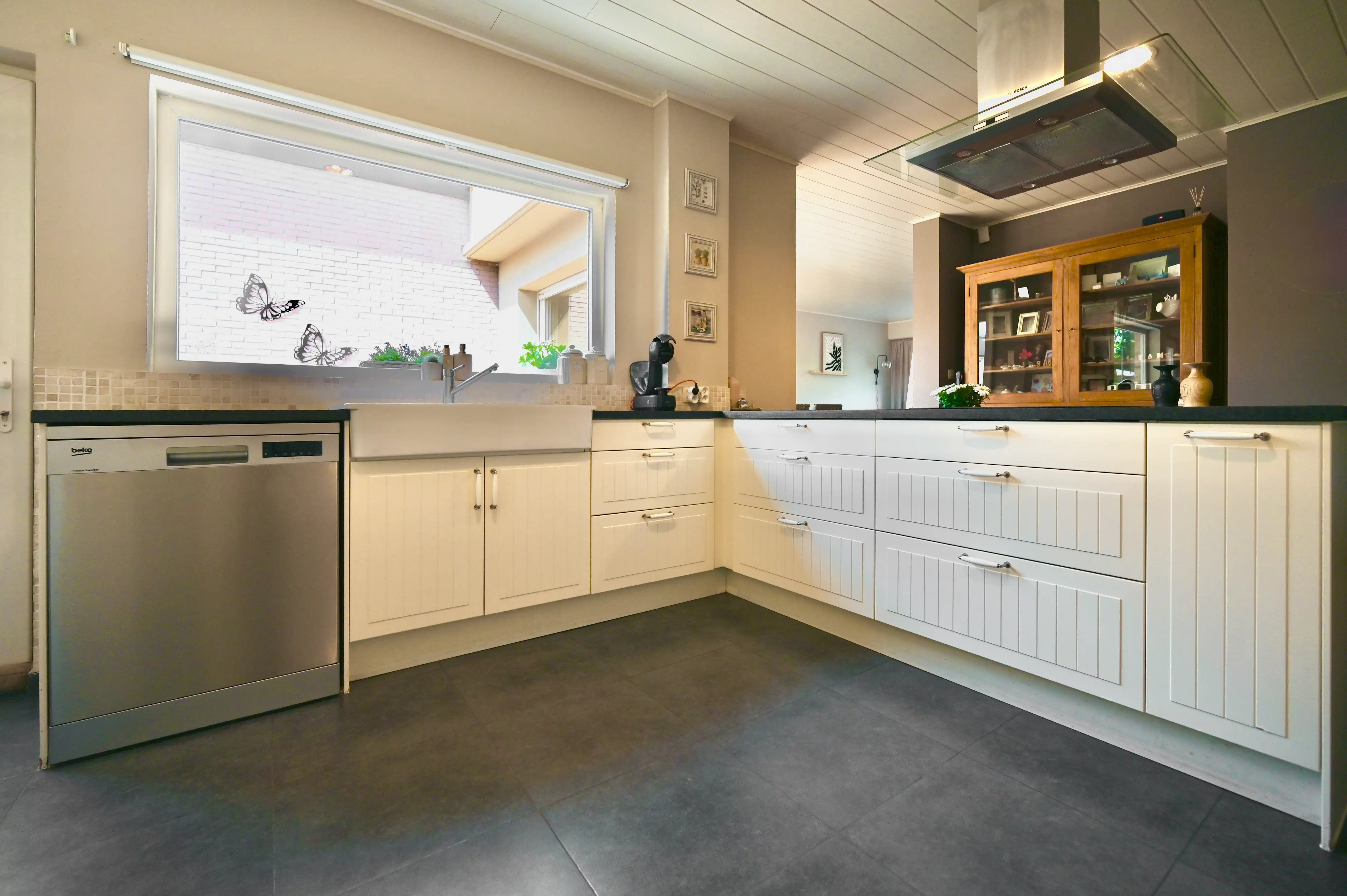 Rustig wonen, veel ruimte en volledig instapklaar! foto 17