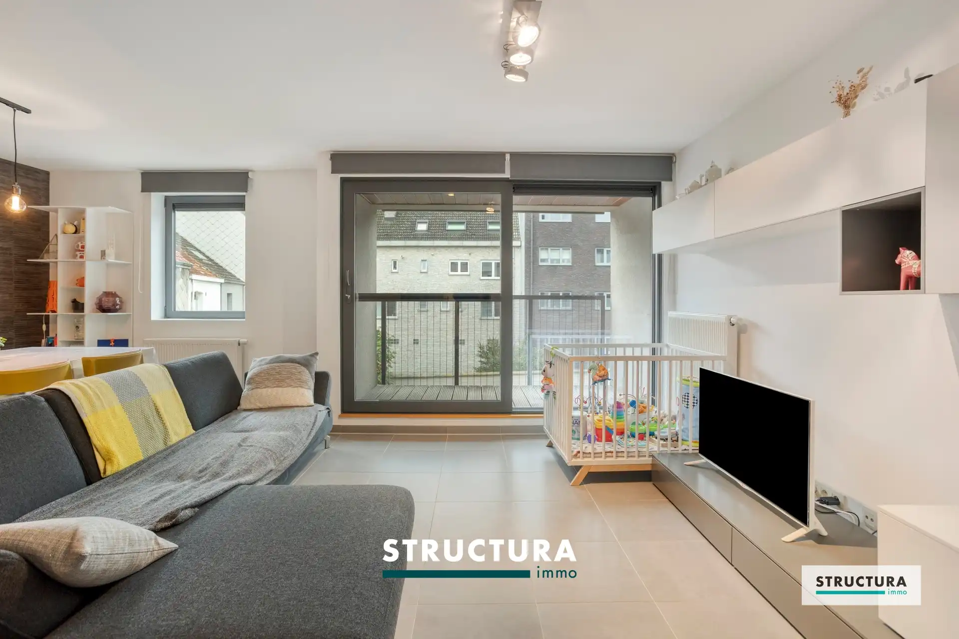 Rustig gelegen, recent appartement met ruime slaapkamers, vlakbij het centrum! foto 4