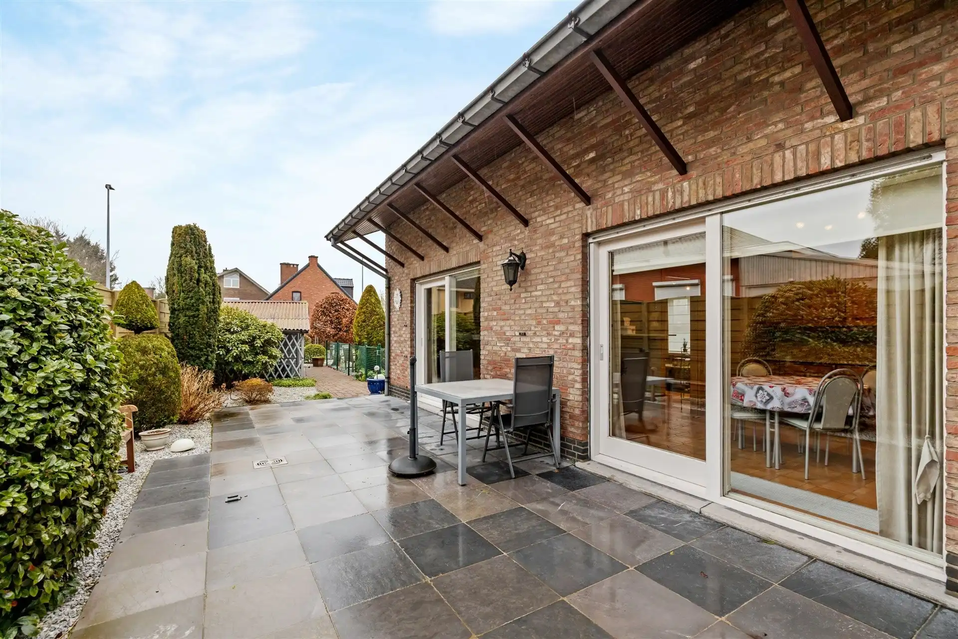 Charmante gezinswoning met 3 slaapkamers en inpandige garage foto 25