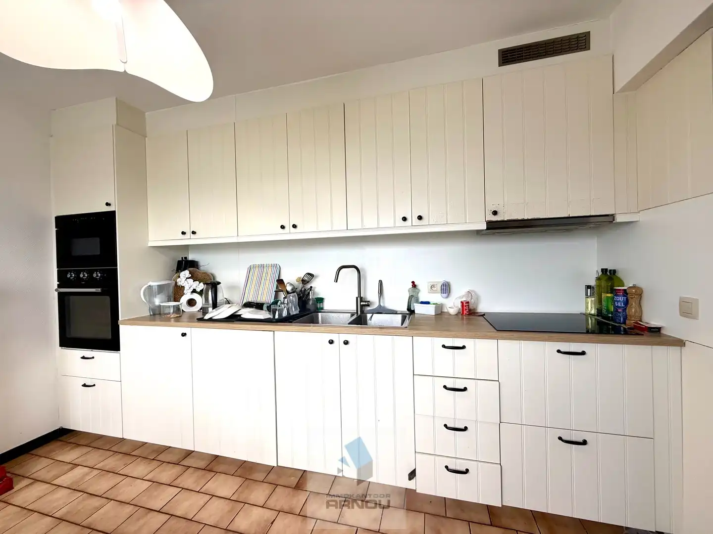 Gunstig gelegen appartement met 2 slaapkamers foto 8