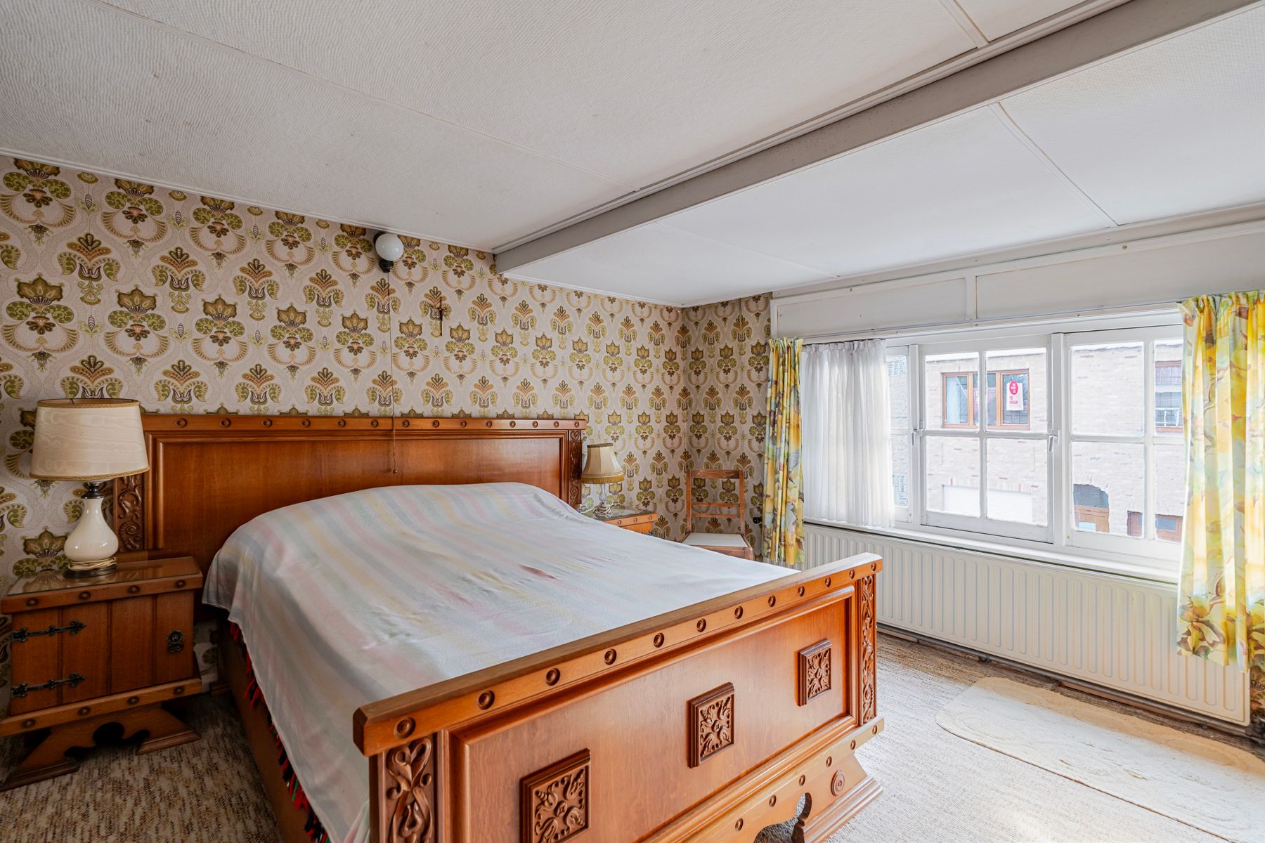 Ruime woning met meerdere bijgebouwen foto 16