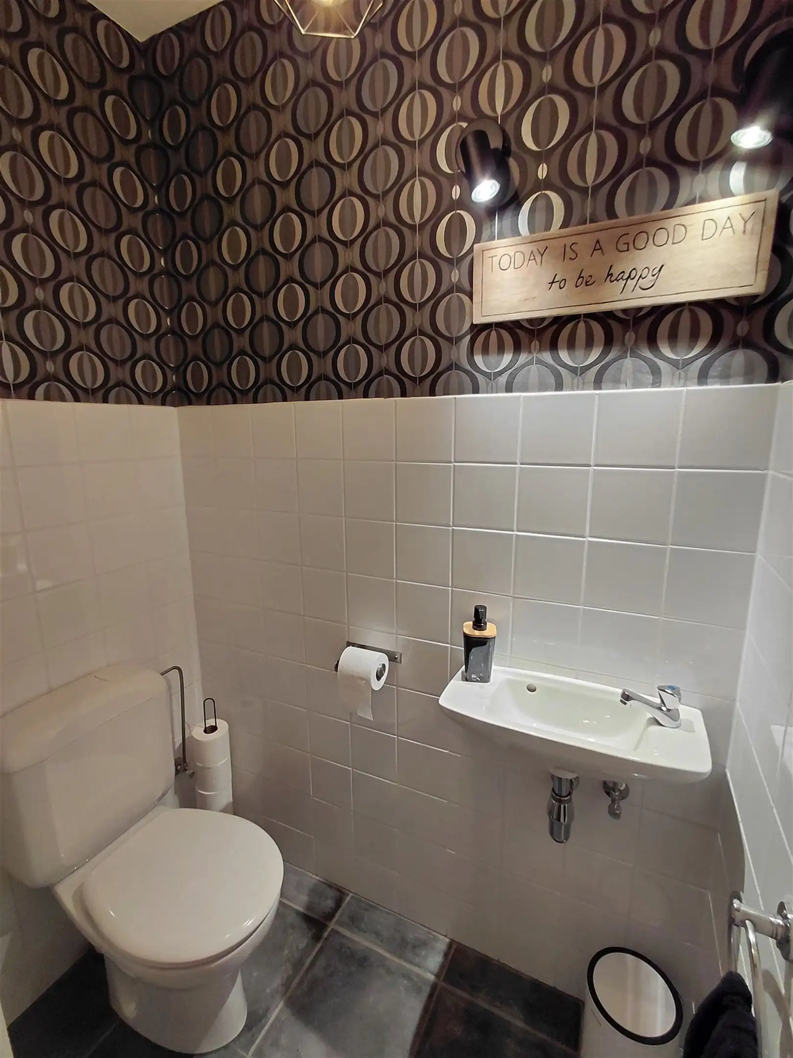 TE HUUR: Appartement met 1 slaapkamer en dressing te Heusden! foto 8