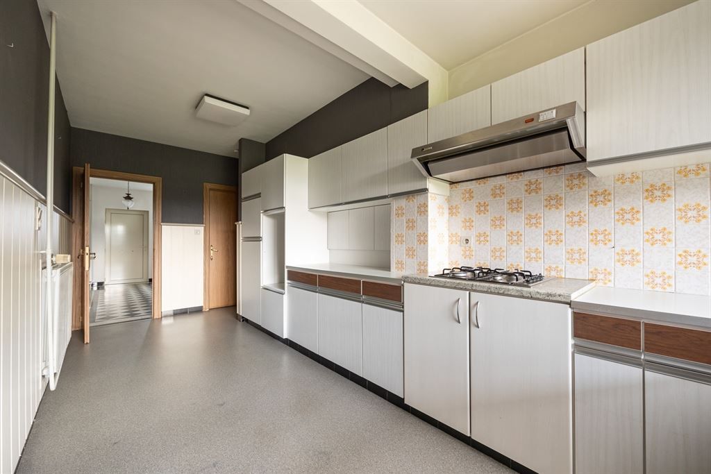 Karaktervolle woning met veel potentieel foto 11